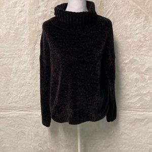 Time and True Women’s Black Sweater Size S